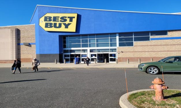 Best Buy to lay off hundreds of store employees across the US