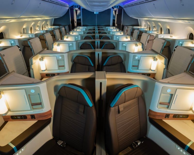 Hawaiian Airlines Launches New Dreamliner With Luxury Suites