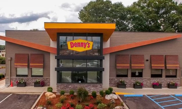 Denny’s debuts new education program for restaurant teams