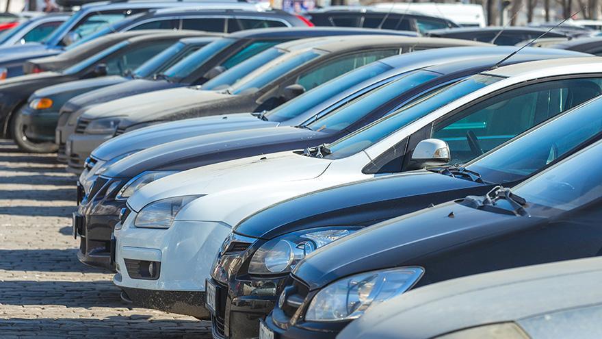 Wholesale vehicle prices are falling, but take that with grain of salt