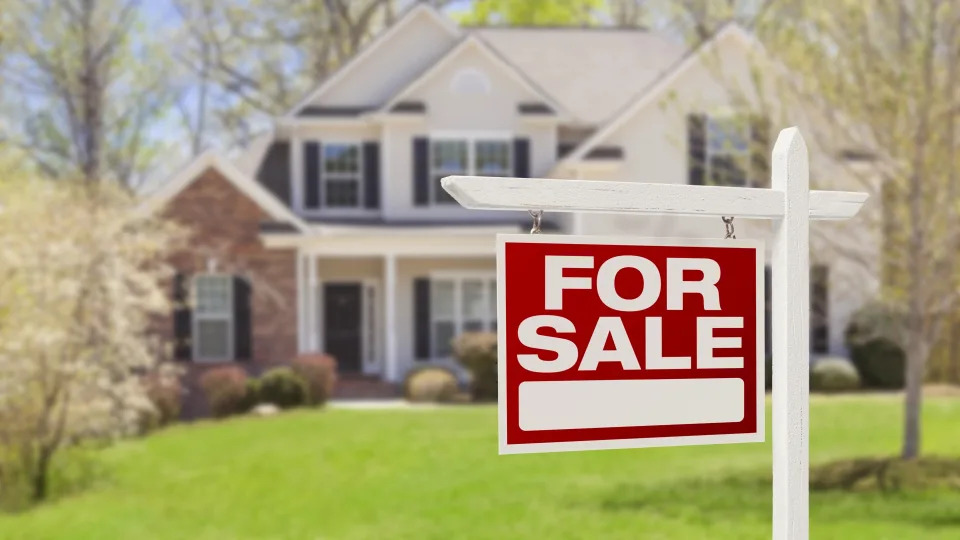 I’m a Real Estate Agent: 6 Tips for Selling Your Home This Fall