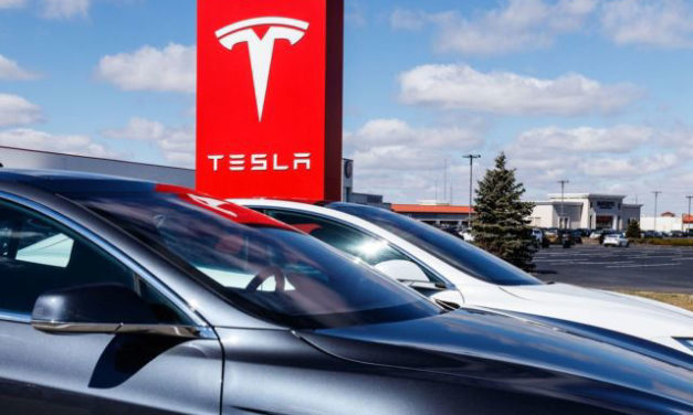New study shows auto executives look down on Tesla’s unique business model — despite its growing popularity