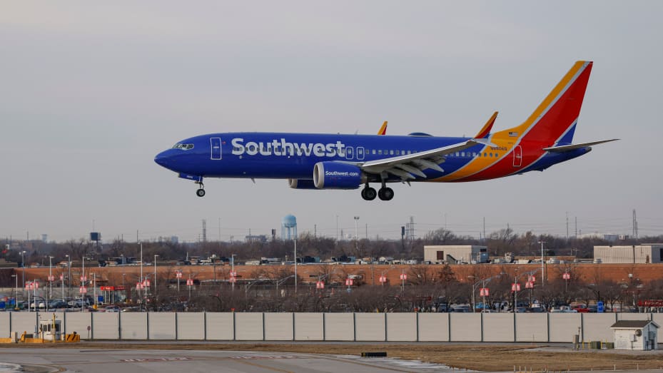 Southwest slows 2024 growth as demand moderates