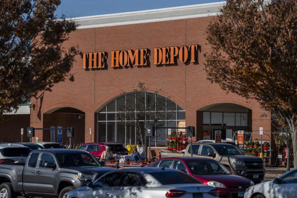 Home Depot Warns of Weakness Ahead in Big-Ticket Pullback