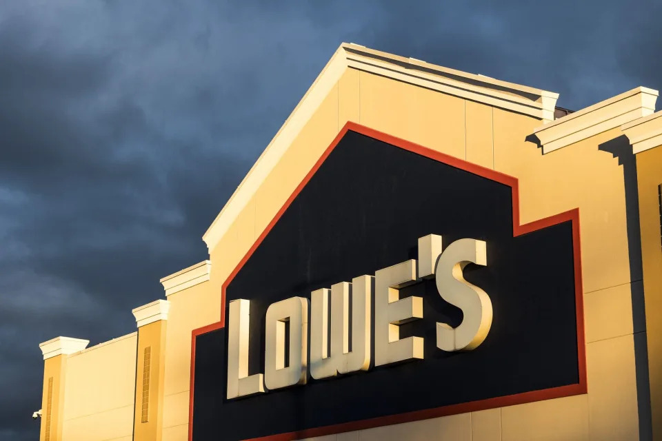 Lowe’s Guidance Hit by Waning Demand for Home Improvement