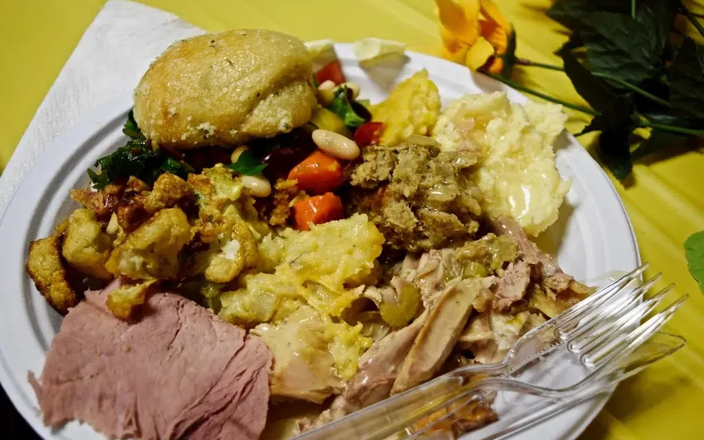 Average cost of traditional Thanksgiving meal down slightly from last year