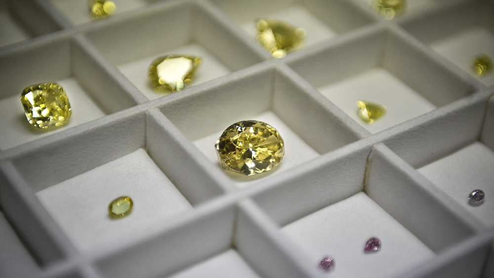 The World’s Two Biggest Diamond Miners Are Finally Selling Stones Again