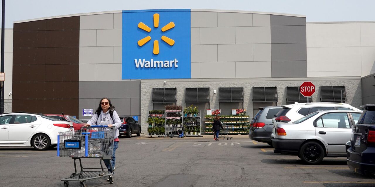 Walmart is widening the gap with Amazon in grocery e-commerce, report finds