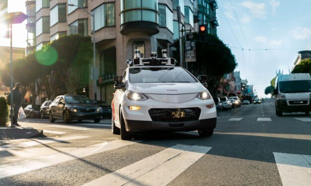 Auto industry groups lobby for federal autonomous vehicle rules as skepticism grows