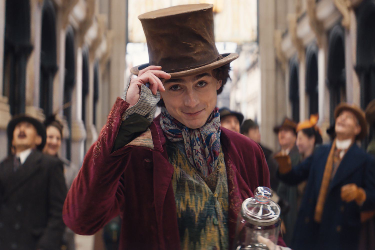 timothee-chalamet-wonka-120123-d3d53c4b8f974b6ab70276ffbb8bfe24.jpeg