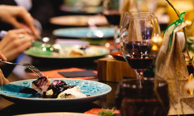 The App-etizing Future of Guest Dining: Tech’s Sustainable Culinary Influence