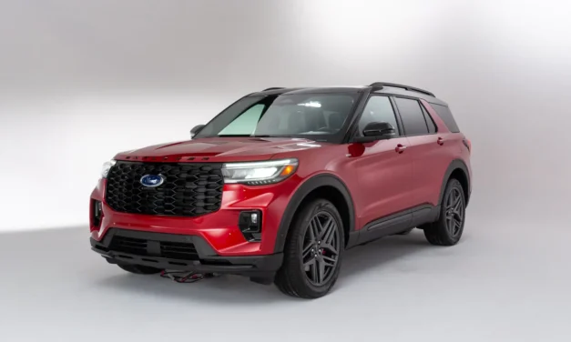2025 Ford Explorer gains larger screens and BlueCruise
