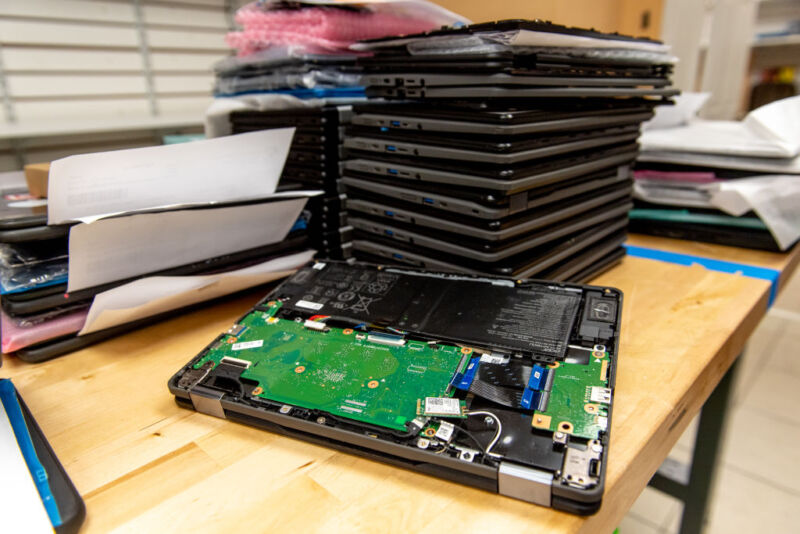 MacBooks, Chromebooks lead losers in laptop repairability analysis