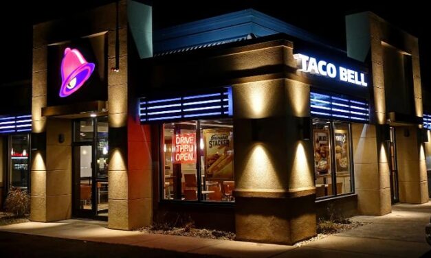 Low-income consumers are apparently flocking to Taco Bell
