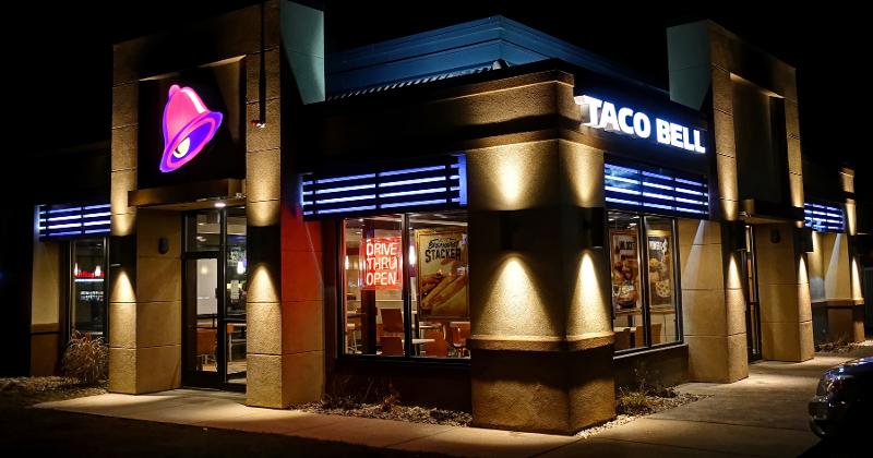 Low-income consumers are apparently flocking to Taco Bell