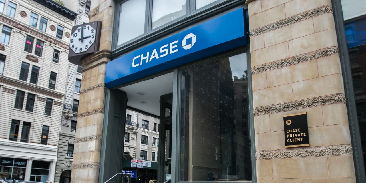 Why Bank Branches Are Key to JPMorgan Chase’s Wealth Management Ambitions