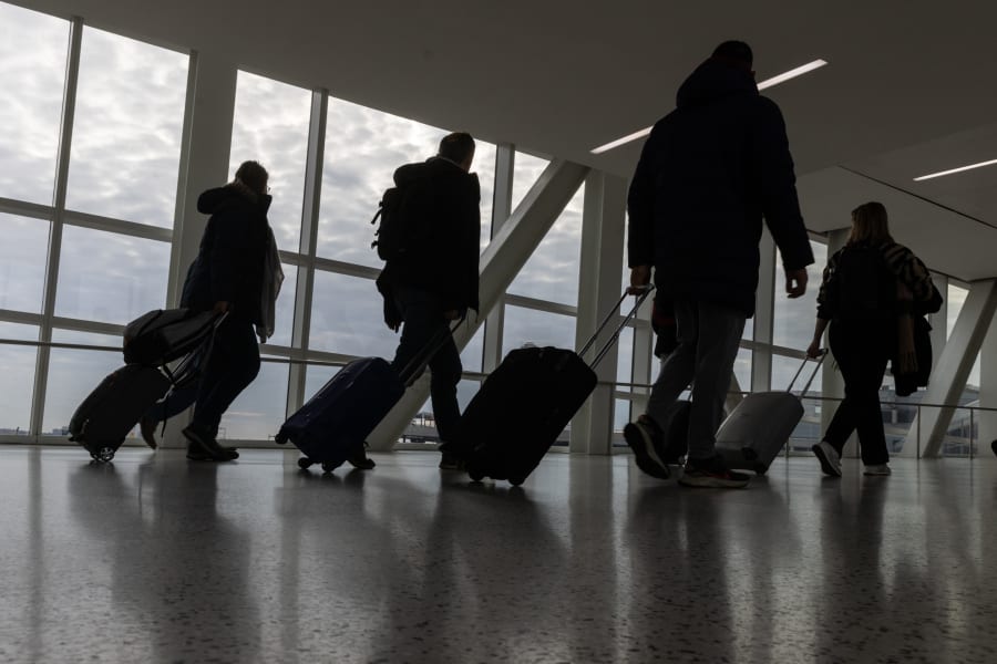 Airlines will now be required to give automatic cash refunds for canceled and delayed flights