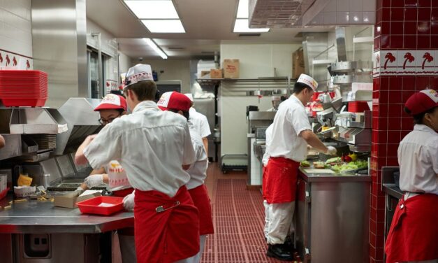 How Has Fast Food’s $20 Minimum Wage Affected Employment? Data Shows Hiring Up