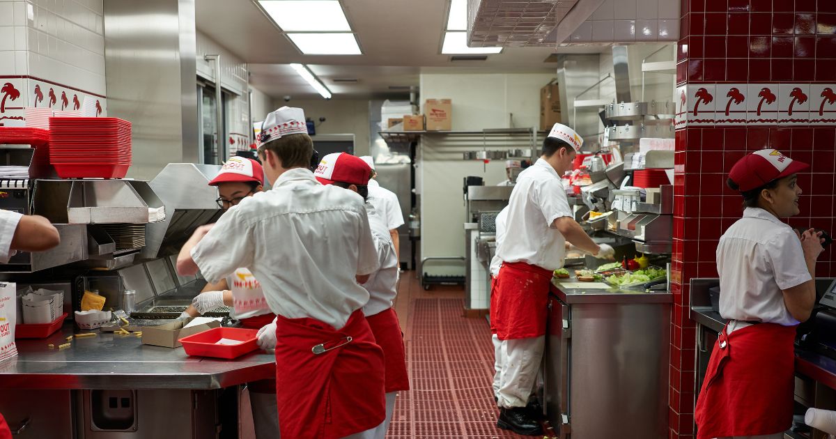 How Has Fast Food’s $20 Minimum Wage Affected Employment? Data Shows Hiring Up