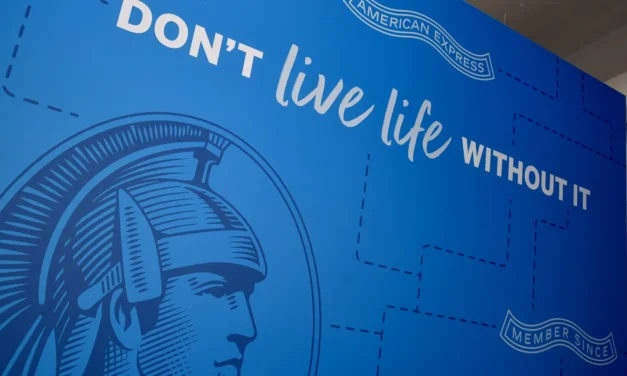 Amex banks on spending at high-end restaurants