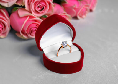 Eternity Bands and Wedding Rings: What’s the Difference?