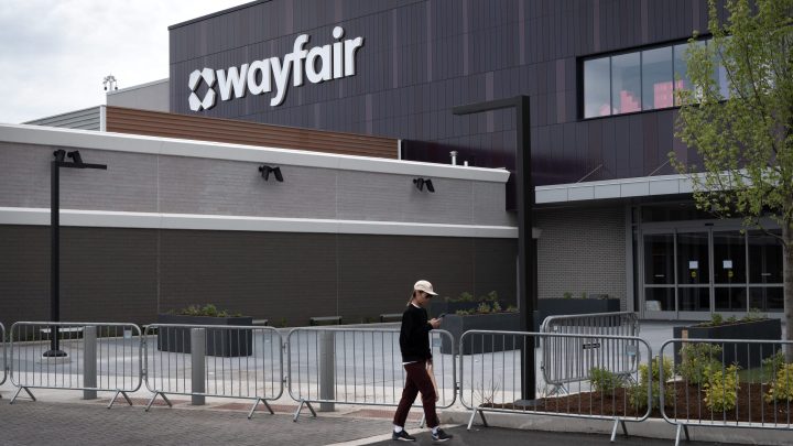 Furniture retailers like Wayfair suffer as fewer people buy homes