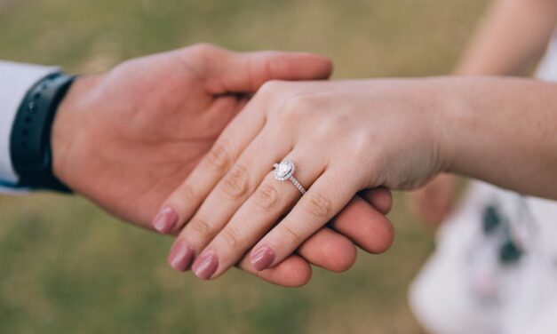 Engagement Rings – Trends, Styles, and Personalization