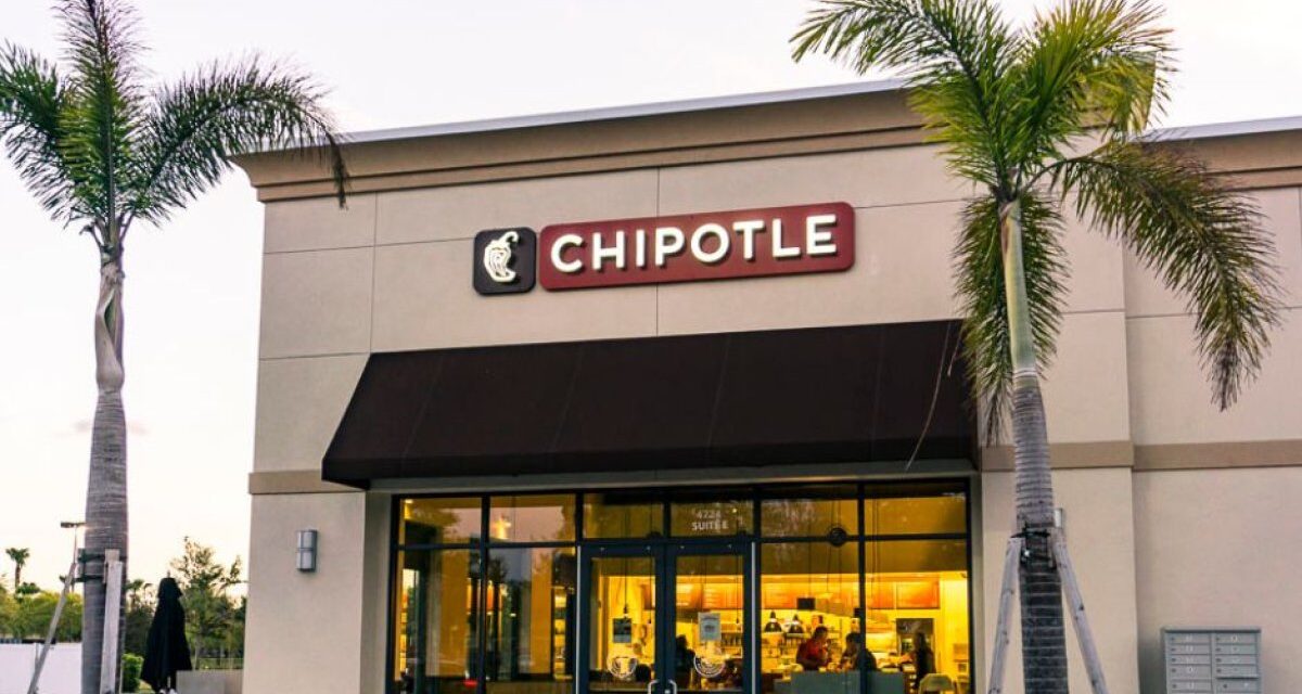 Chipotle sidesteps Newsom’s minimum wage law and rolls out two ‘robot employees’ at its California restaurants