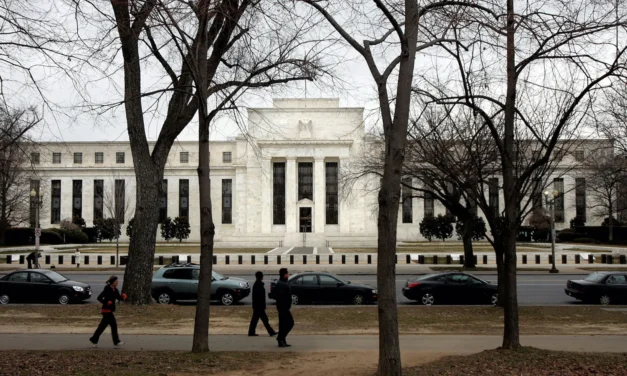 Fed: Employers are holding on tight to existing employees