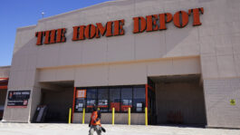 2023-home-depots-sales-rose-87706636.jpeg