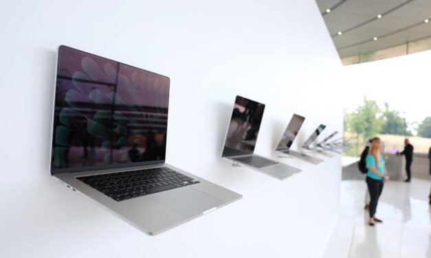 MacBook Pro Launch Imminent But MacBook Air Laptops Face Delay