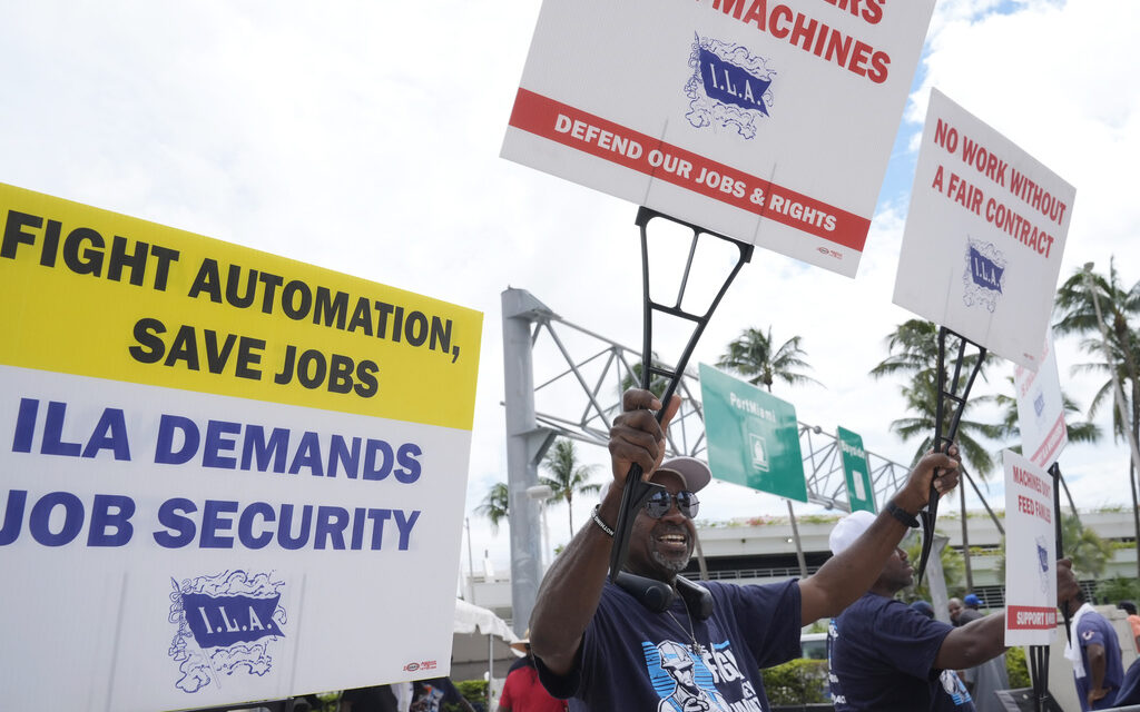 Dockworkers’ union suspends strike until Jan. 15 to allow time to negotiate new contract