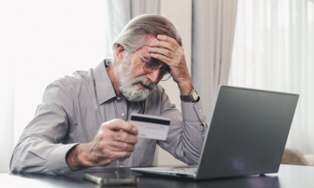 Older travelers embrace technology when traveling but remain cautious, study finds