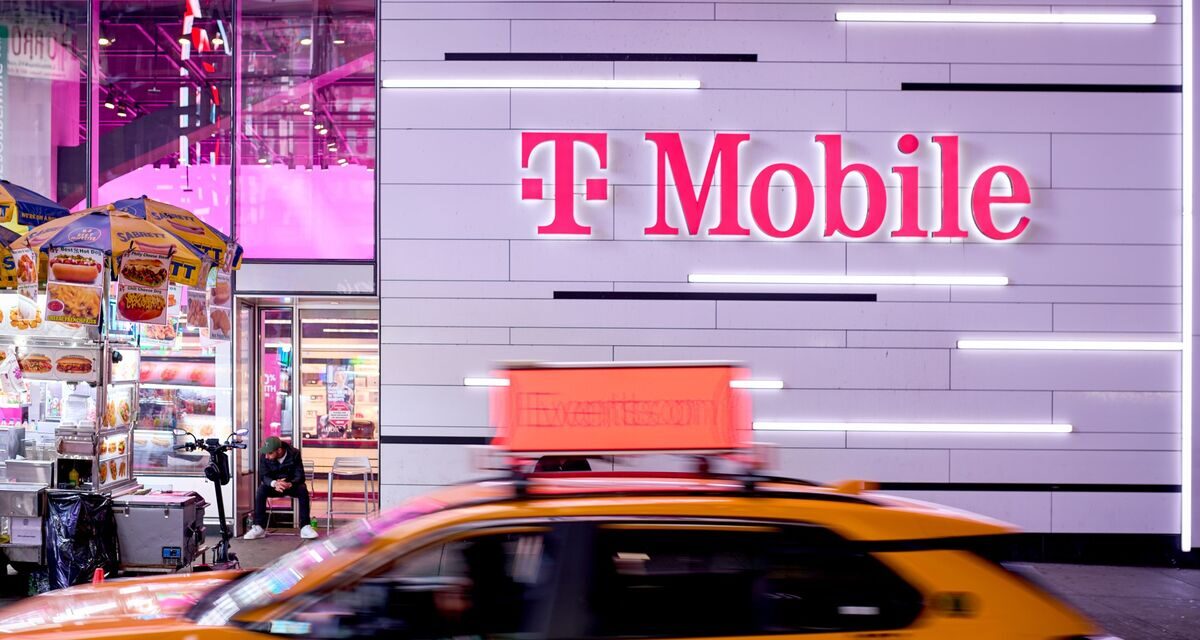 T-Mobile Raises Forecast for Subscribers on Strong Quarter