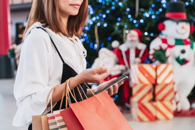 Retail Executives Prioritize Product Knowledge to Drive Holiday Sales, Survey Finds