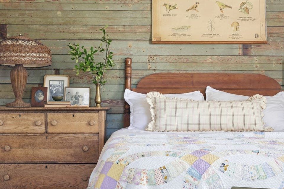 Here’s Why Rustic Bedroom Design Is Still So Popular