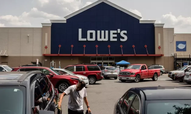 Lowe’s Says 2025 Sales Growth Likely as it Lays Out Financial Targets