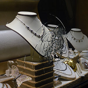 Criminals Targeting Gold Jewelry More as Value Soars, JSA Says