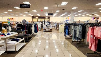 Kohl’s sees soft sales in apparel and footwear, announces CEO transition