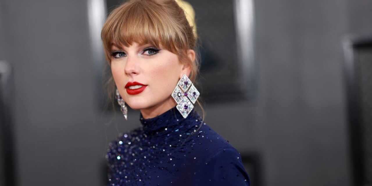 Billboard apologizes to Taylor Swift for video snafu