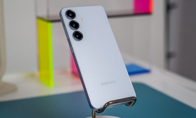 Samsung Galaxy S25 vs. Apple iPhone 16: Flagship Phone Showdown
