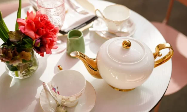 Top 3 food and beverage trends coming to hotels in 2025