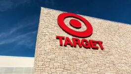 target-raises-holiday-sales-forecast-on-robust-apparel-toy-demand.avif