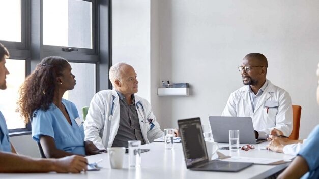 Health systems chase ROI, target efficiency in AI for 2025