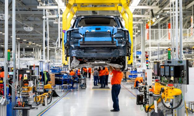 Volvo hunts for U.S. battery supply to avoid 25% tariff on key model
