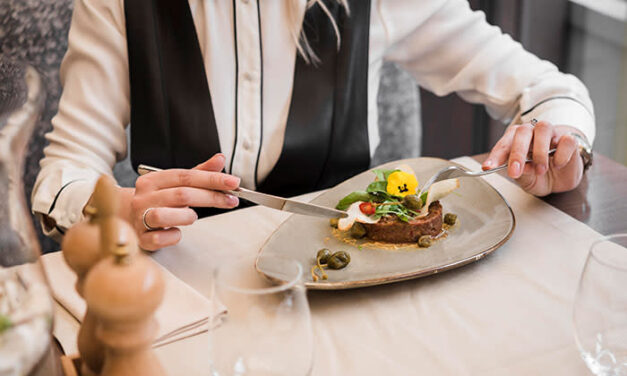 10 Dirty Psychological Tricks Restaurants Use To Make More Money, According To A Data Scientist