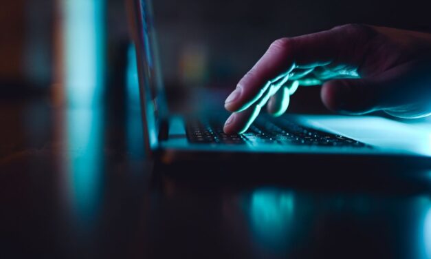 American teens are increasingly misled by fake content online, report shows