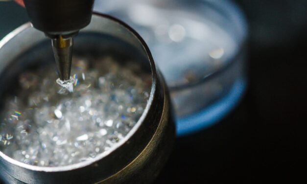 Lab-Grown Diamonds See Prices Fall Despite Buyer Interest
