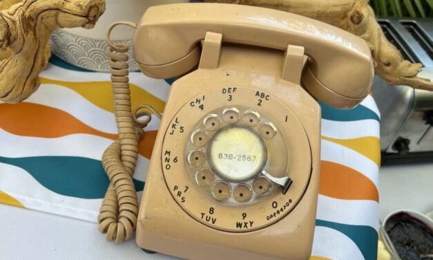 AT&T wants to sell you a “landline” again