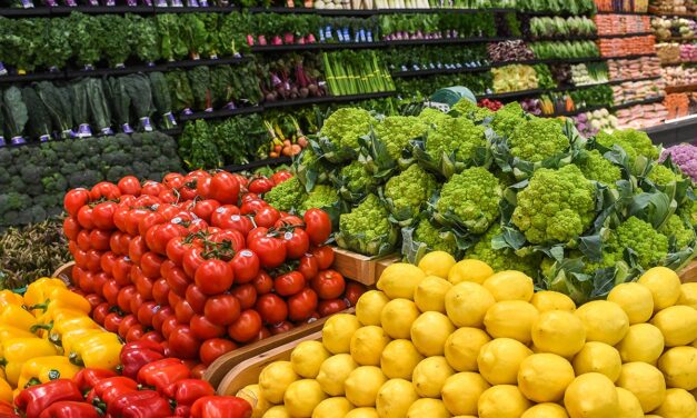 Price of groceries expected increase as Trump trade war intensifies, expert says